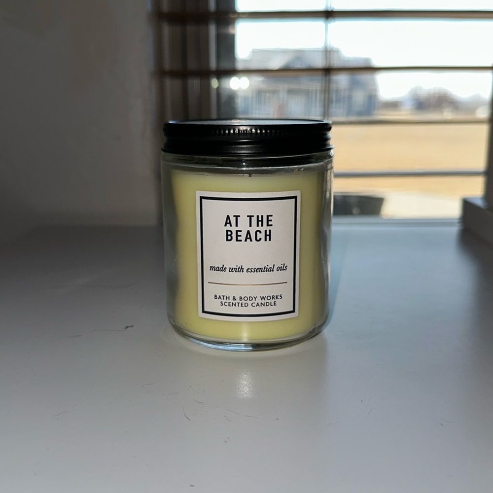 AT THE BEACH bath and body works single wick